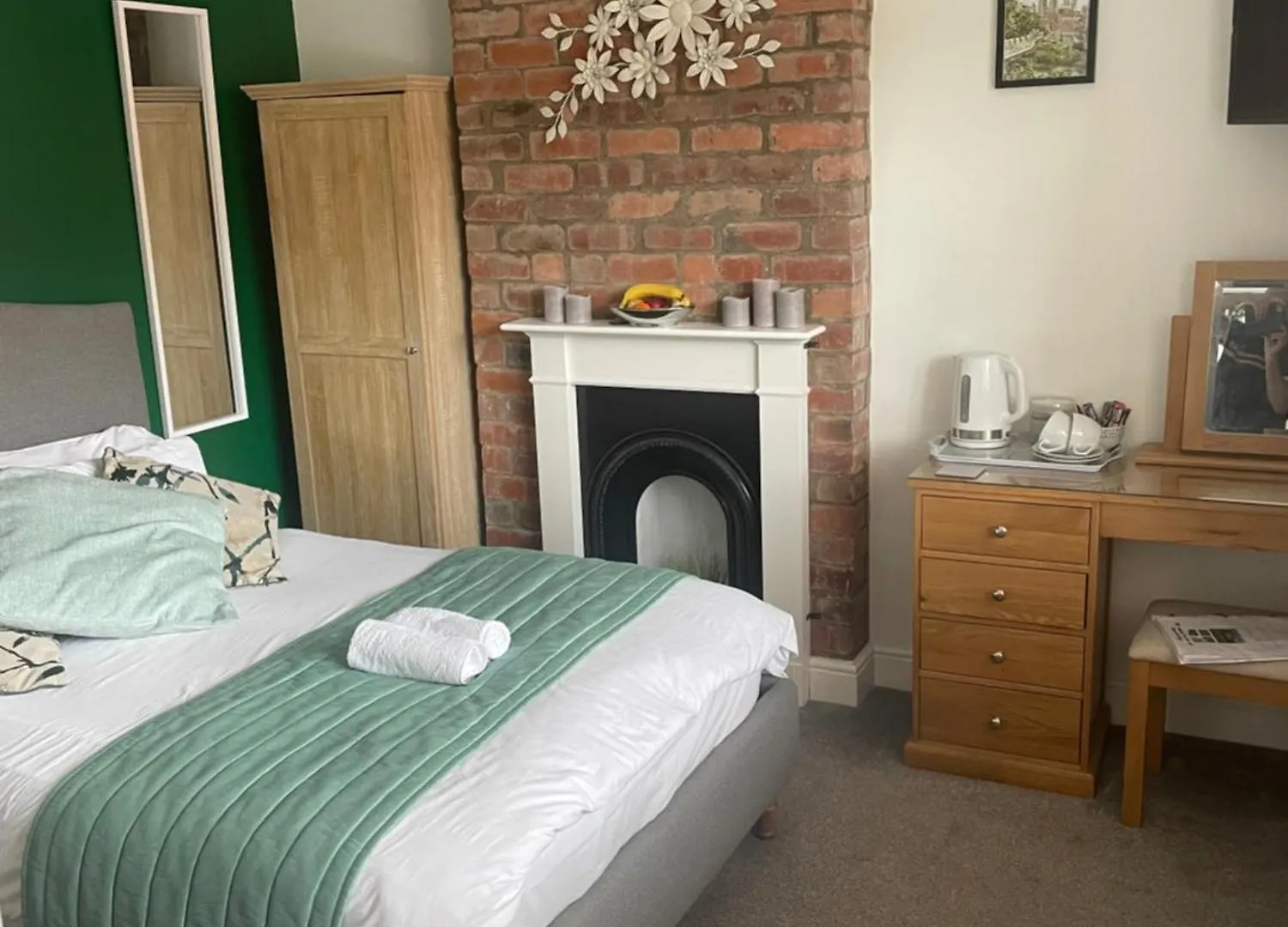 Camaraderie Guest House York